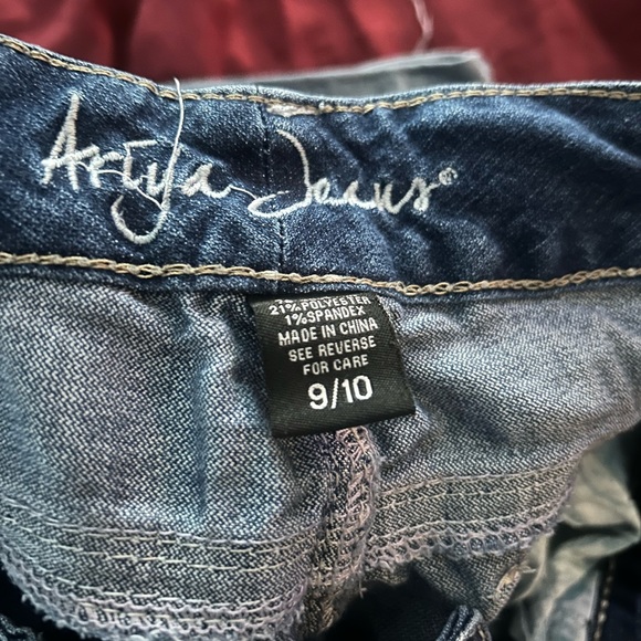 Jean Shorts - Picture 3 of 3